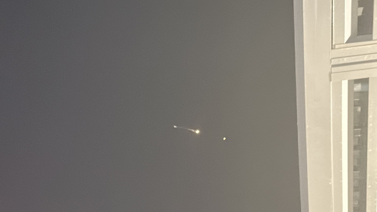 ضربة صاروخية تتعرض لها مناطق يافا اللد والرملة وضواحيهما